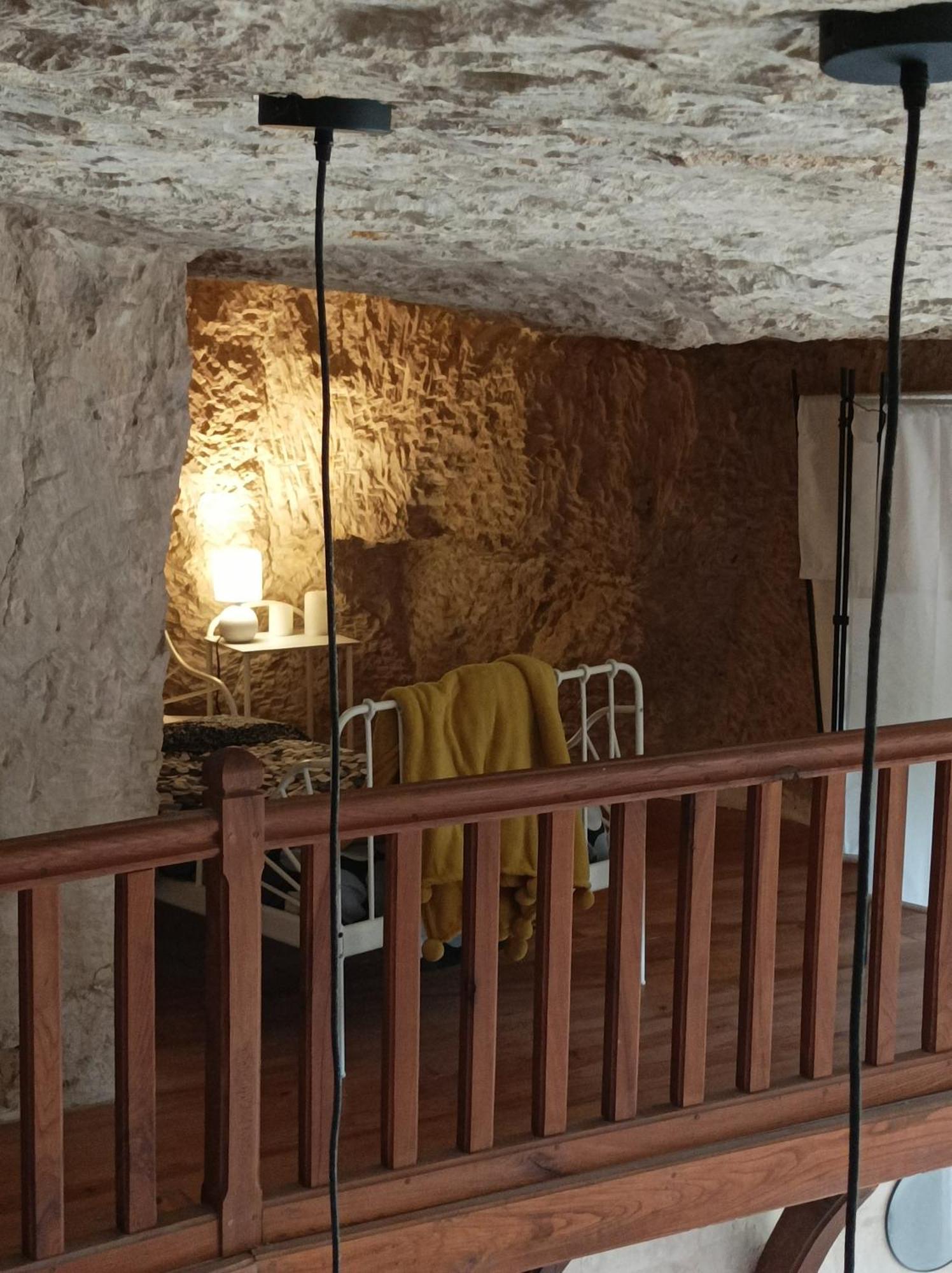 Gite Des Perreyeurs - Maison Troglodyte Avec Vue Sur Loire Montsoreau Luaran gambar